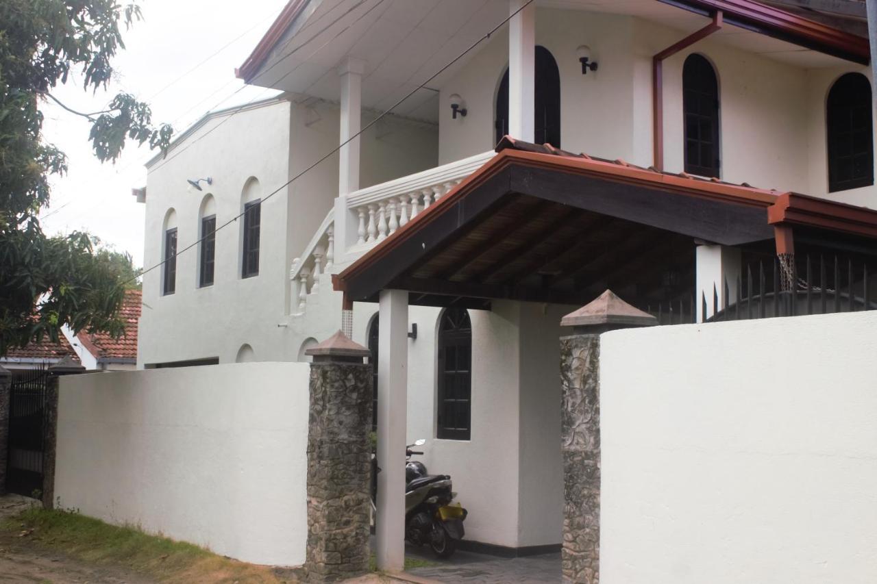Airport Gateway Residence Negombo Eksteriør billede