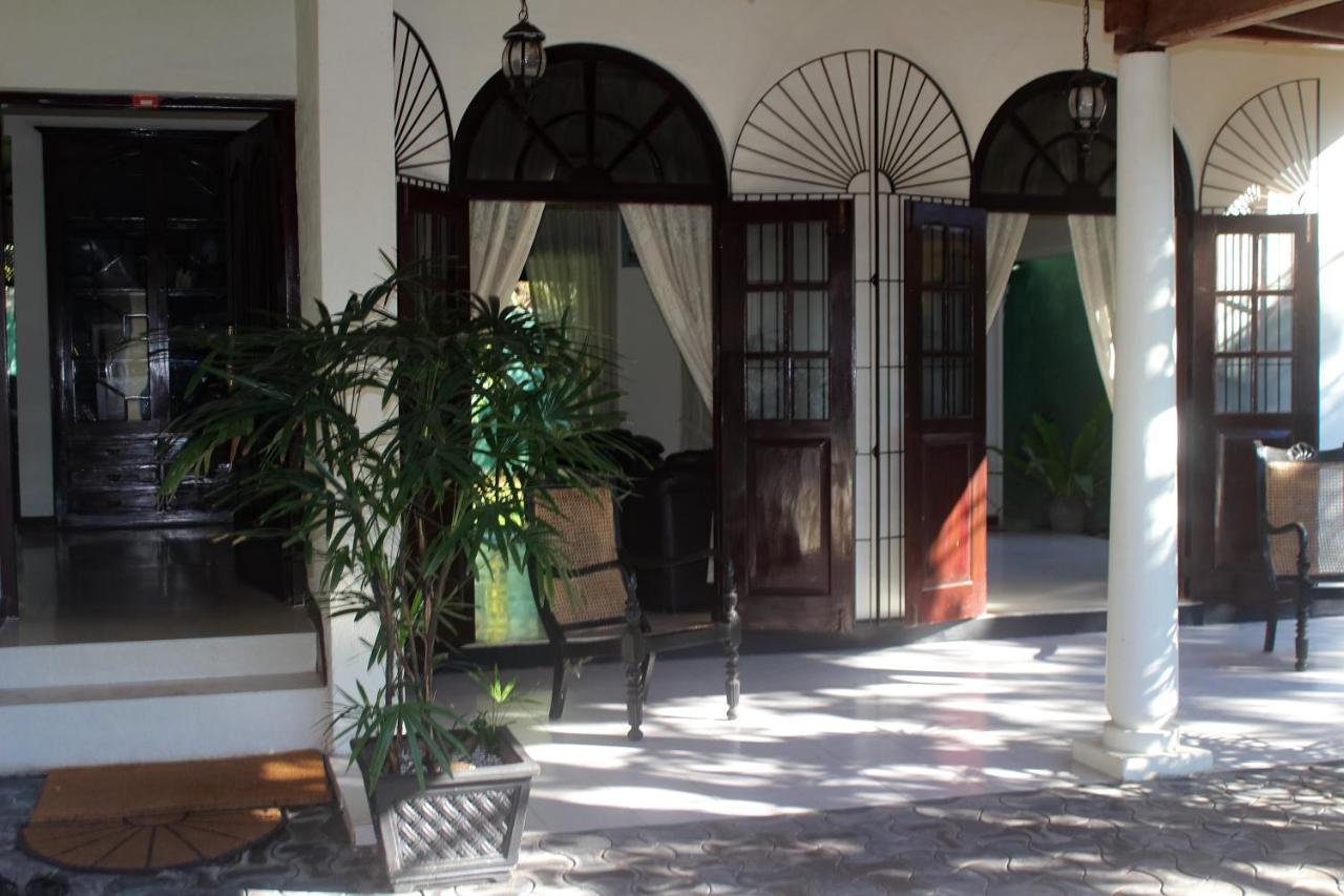 Airport Gateway Residence Negombo Eksteriør billede